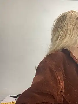 Bruna551 online show from December 5, 2025, 1:36 am