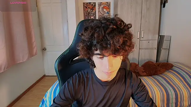 Nude Boy18 online show from January 16, 2026, 11:09 pm