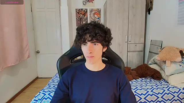 Nude Boy18 online show from April 7, 2026, 3:29 am