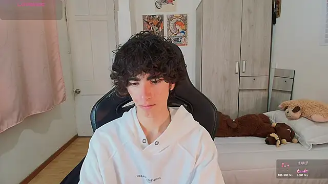 Nude Boy18 online show from May 22, 2026, 5:47 am