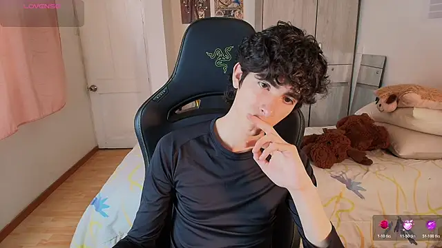 Nude Boy18 online show from May 30, 2026, 10:29 pm