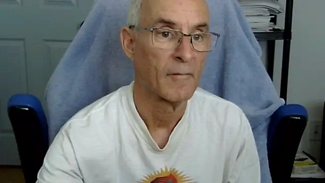 Snapshot of funone1999 chatting on October 29, 2025, 6:20 pm funone1999 online show from October 29, 2025, 6:20 pm