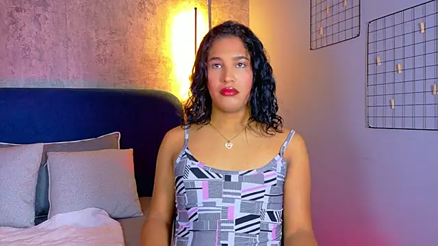 isabellaho1317 online show from October 25, 2025, 8:25 pm