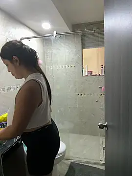 lunita sweet5 online show from February 1, 2026, 3:43 pm