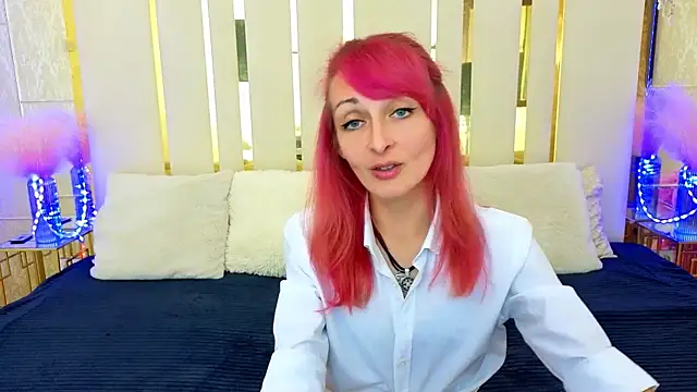 Snapshot of BrandyBloom chatting on October 26, 2025, 2:56 pm BrandyBloom online show from October 26, 2025, 2:56 pm