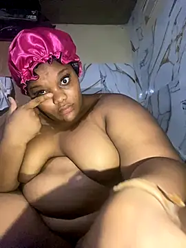 chubbybbw18 online show from October 30, 2025, 7:25 pm