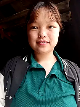 Snapshot of XoiXoi232 chatting on October 21, 2025, 4:24 am XoiXoi232 online show from October 21, 2025, 4:24 am