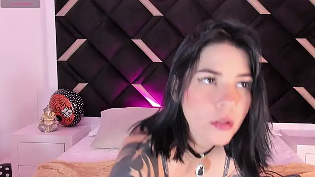 Snapshot of kate_cass chatting on October 17, 2025, 3:31 am kate cass online show from October 17, 2025, 3:31 am