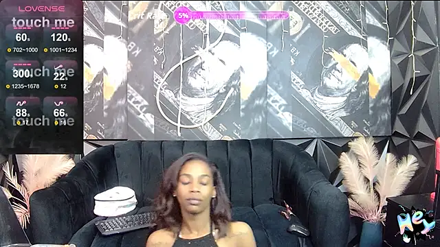 Lilmisbaddyxxx online show from November 5, 2025, 4:51 pm