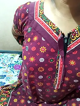 Snapshot of keralacouples11 chatting on September 9, 2025, 5:40 am keralacouples11 online show from September 9, 2025, 5:40 am