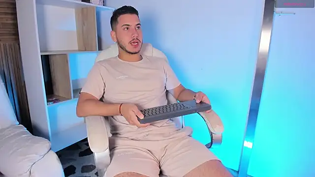 Axel grey  online show from September 26, 2025, 12:20 pm