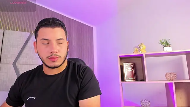 Axel grey  online show from March 10, 2026, 12:43 pm