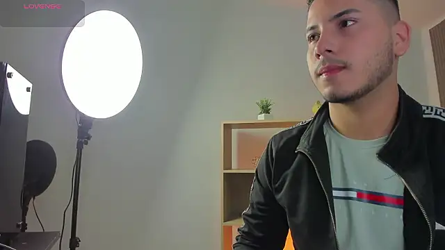 Axel grey  online show from March 14, 2026, 12:21 pm