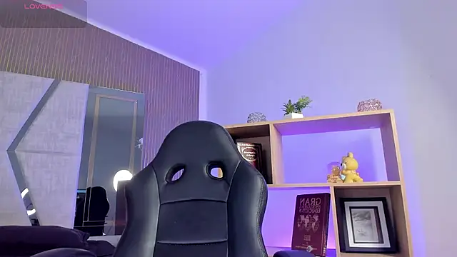 Axel grey  online show from April 3, 2026, 12:47 pm