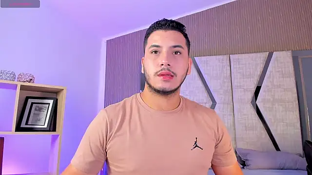 Axel grey  online show from April 12, 2026, 12:32 pm