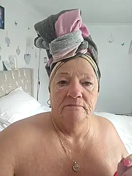 Snapshot of Angeldelightt chatting on October 31, 2025, 12:17 pm Angeldelightt online show from October 31, 2025, 12:17 pm