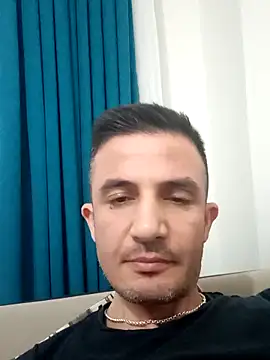 Snapshot of OGUZOZAN chatting on October 6, 2025, 8:39 pm OGUZOZAN online show from October 6, 2025, 8:39 pm