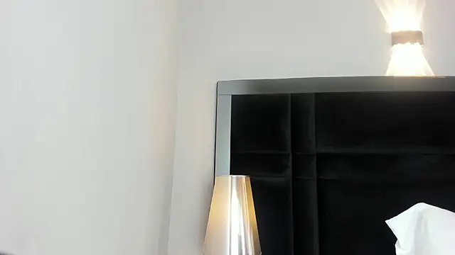 CarolineLee  online show from March 18, 2026, 10:35 pm