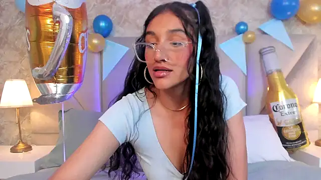 Snapshot of ValentiinaCruz chatting on September 28, 2025, 6:24 pm ValentiinaCruz online show from September 28, 2025, 6:24 pm