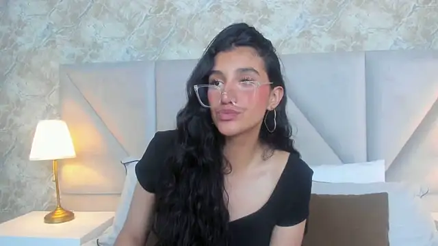 Snapshot of ValentiinaCruz chatting on October 20, 2025, 10:21 pm ValentiinaCruz online show from October 20, 2025, 10:21 pm