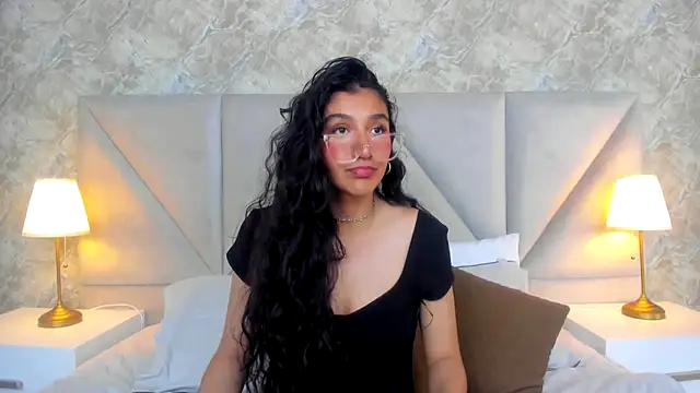 Snapshot of ValentiinaCruz chatting on October 28, 2025, 10:45 pm ValentiinaCruz online show from October 28, 2025, 10:45 pm