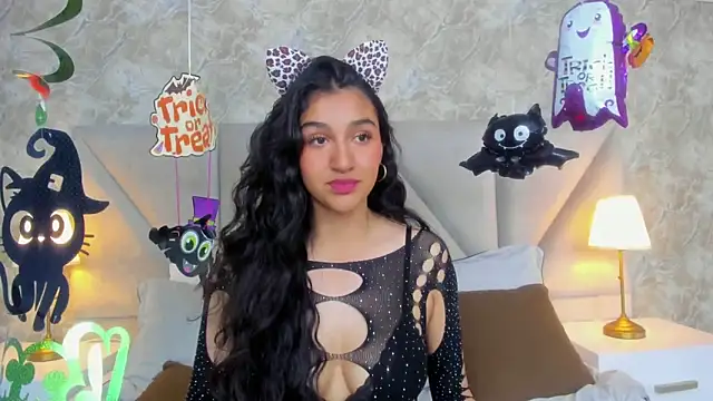 Snapshot of ValentiinaCruz chatting on October 31, 2025, 10:55 pm ValentiinaCruz online show from October 31, 2025, 10:55 pm