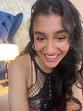 Snapshot of ValentiinaCruz chatting on December 15, 2025, 10:47 pm ValentiinaCruz online show from December 15, 2025, 10:47 pm