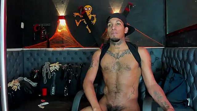 Snapshot of DIEGO_WICKED chatting on October 25, 2025, 12:02 pm DIEGO WICKED online show from October 25, 2025, 12:02 pm