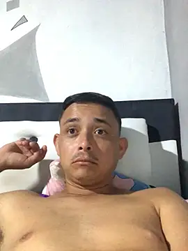 veronica and bryan online show from September 11, 2025, 4:23 am