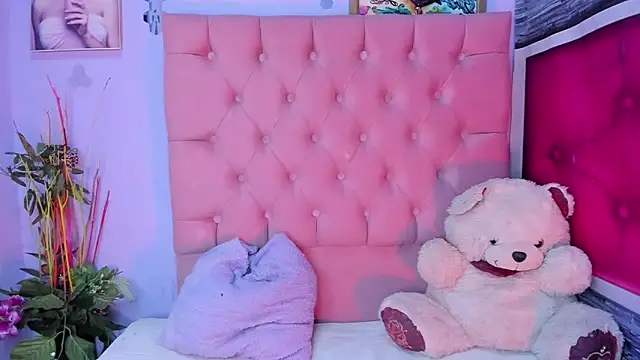 Megan Luxe online show from January 8, 2026, 6:05 am