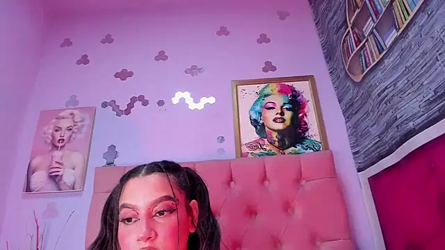 Megan Luxe online show from January 10, 2026, 10:36 pm