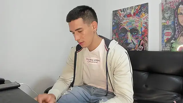 Snapshot of Mike3Xxx chatting on October 5, 2025, 11:35 pm Mike3Xxx online show from October 5, 2025, 11:35 pm