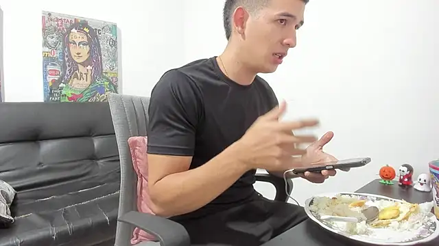 Snapshot of Mike3Xxx chatting on November 5, 2025, 2:44 am Mike3Xxx online show from November 5, 2025, 2:44 am