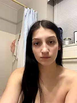 Snapshot of madsdeluxe chatting on December 5, 2025, 1:47 am madsdeluxe online show from December 5, 2025, 1:47 am