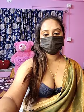 Cute-lusi online show from May 10, 2026, 7:19 pm