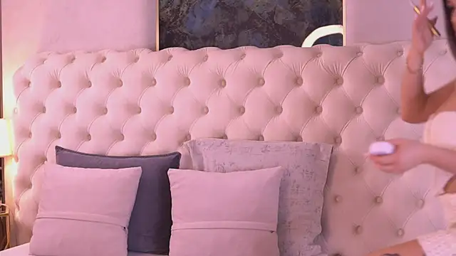 BellaNoirre online show from March 19, 2026, 7:07 pm