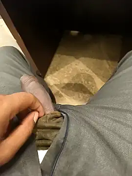 hotboy43339 online show from November 5, 2025, 1:49 am