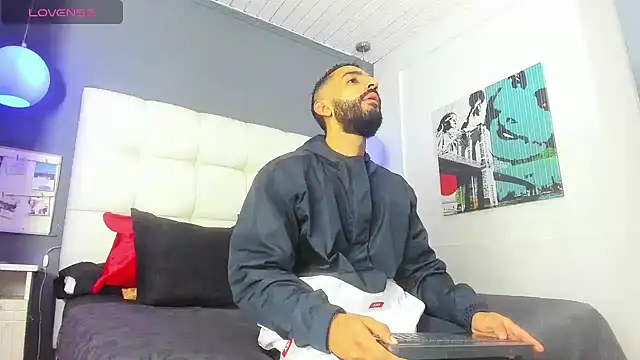 Yiyo10  online show from February 6, 2026, 4:06 am