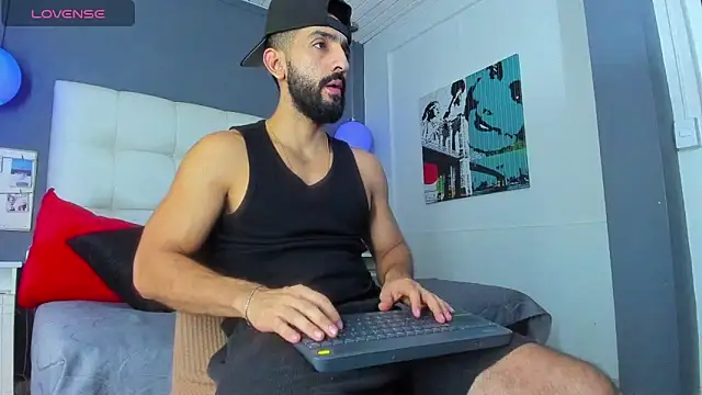 Yiyo10  online show from February 14, 2026, 5:04 am