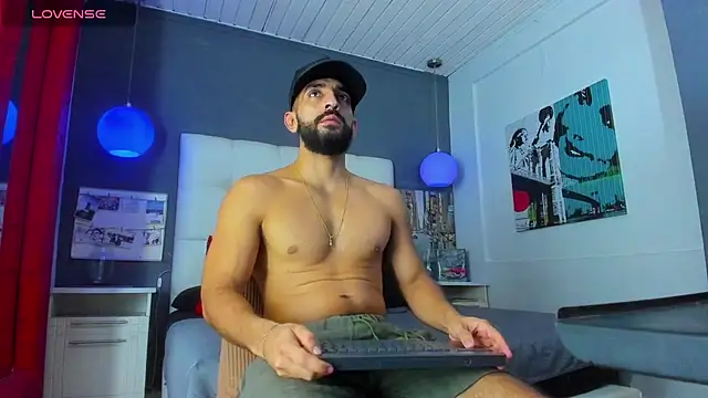 Yiyo10  online show from February 15, 2026, 8:46 am