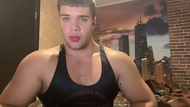 MusclePhantom online show from October 16, 2025, 8:10 pm