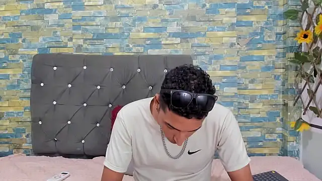 partdemonlatin666 online show from September 13, 2025, 8:19 pm