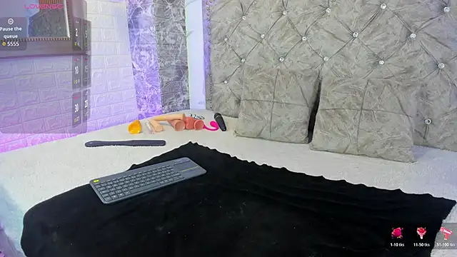 railey rosse  online show from November 7, 2025, 5:29 am