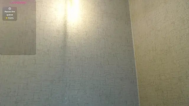 KimGarces online show from October 30, 2025, 8:53 pm