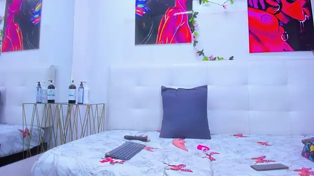 Lucia78couple online show from January 8, 2026, 8:22 pm