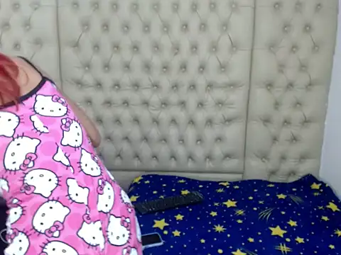 Snapshot of TifannyHott chatting on February 1, 2026, 2:43 am TifannyHott online show from February 1, 2026, 2:43 am