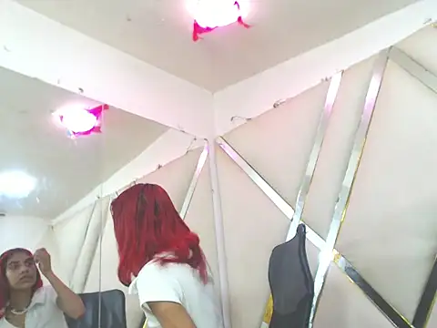 Snapshot of TifannyHott chatting on February 9, 2026, 7:40 pm TifannyHott online show from February 9, 2026, 7:40 pm