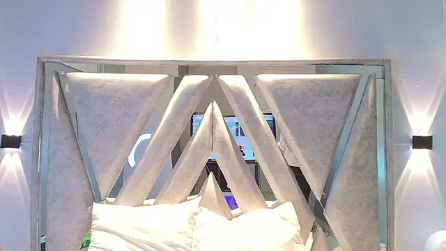 Snapshot of Nezuko_16 chatting on September 18, 2025, 3:19 am Nezuko 16 online show from September 18, 2025, 3:19 am