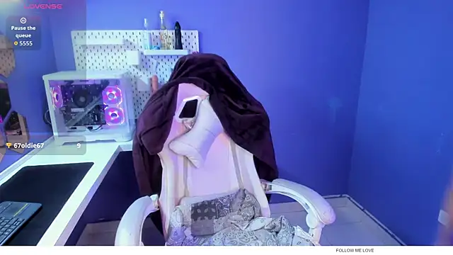 Snapshot of Nezuko_16 chatting on November 8, 2025, 4:23 am Nezuko 16 online show from November 8, 2025, 4:23 am