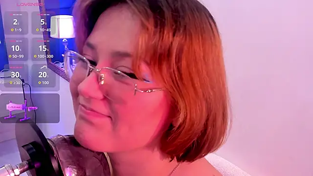 Snapshot of isa_grey_ chatting on October 9, 2025, 10:30 pm isa grey online show from October 9, 2025, 10:30 pm